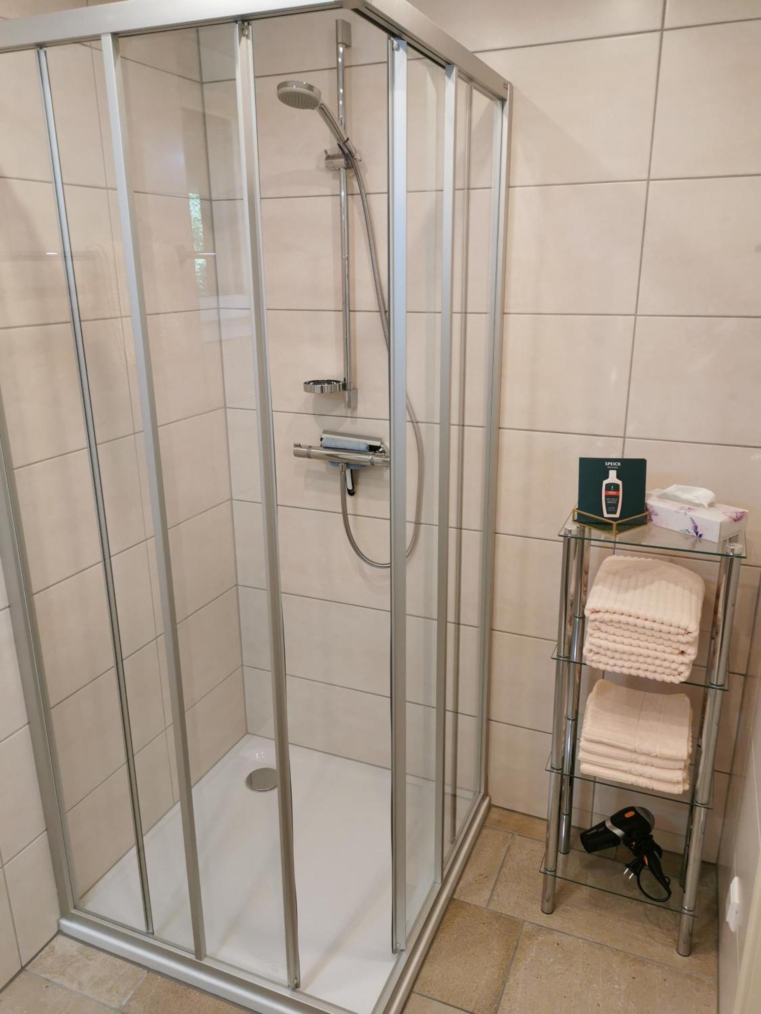 Pension & Ferienwohnung Sonnleiten Gnesau Habitación foto