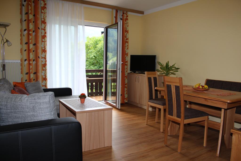 Pension & Ferienwohnung Sonnleiten Gnesau Habitación foto
